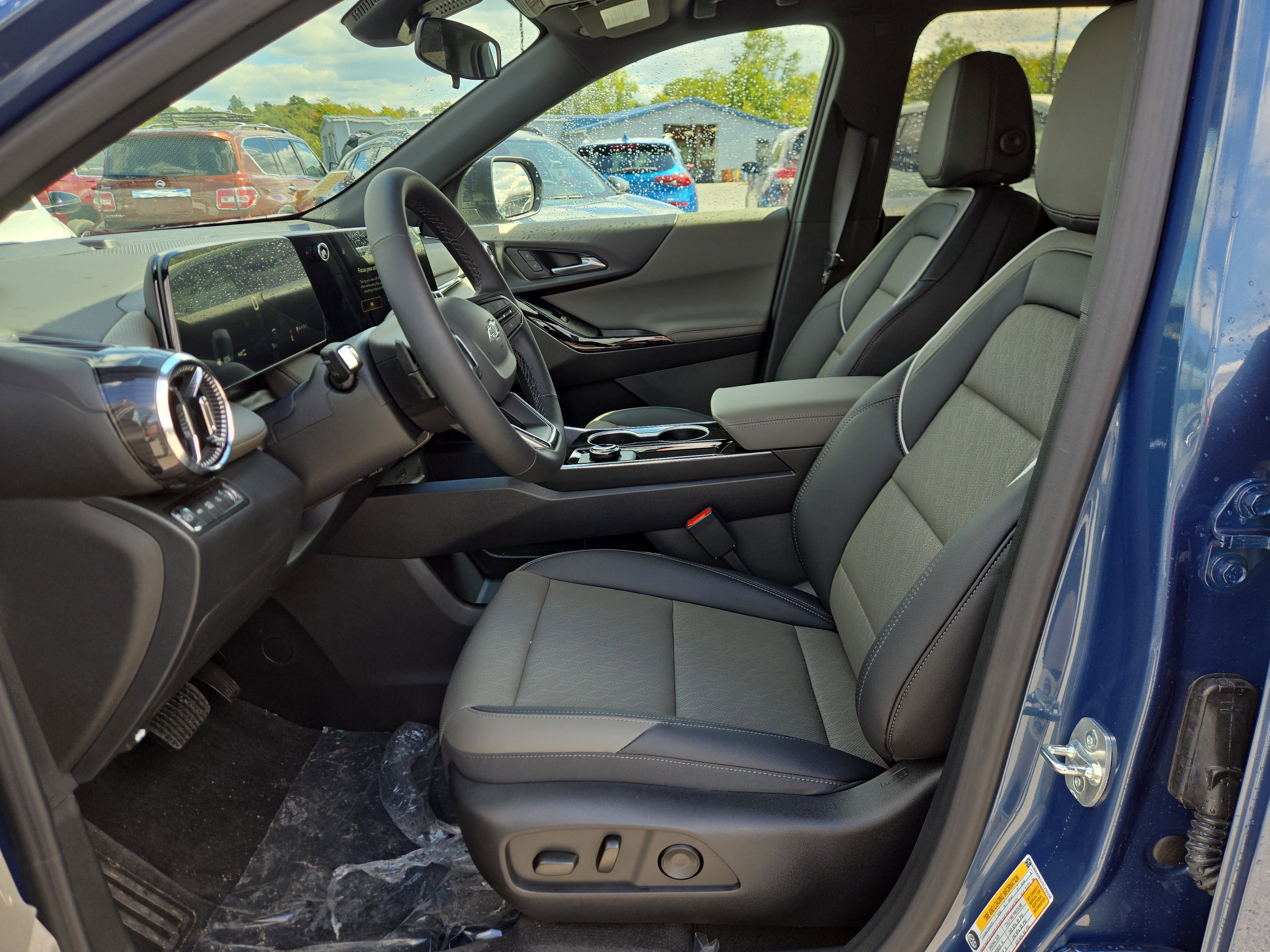 New 2026 Chevrolet Equinox LT w/ Convenience Package II image 12