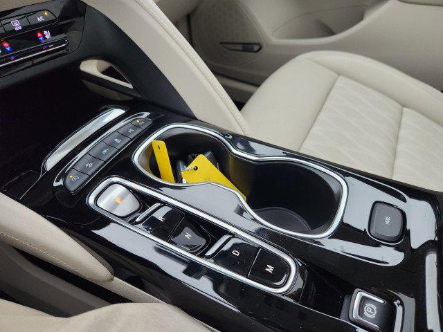 Used 2023 Buick Envision Avenir image 49