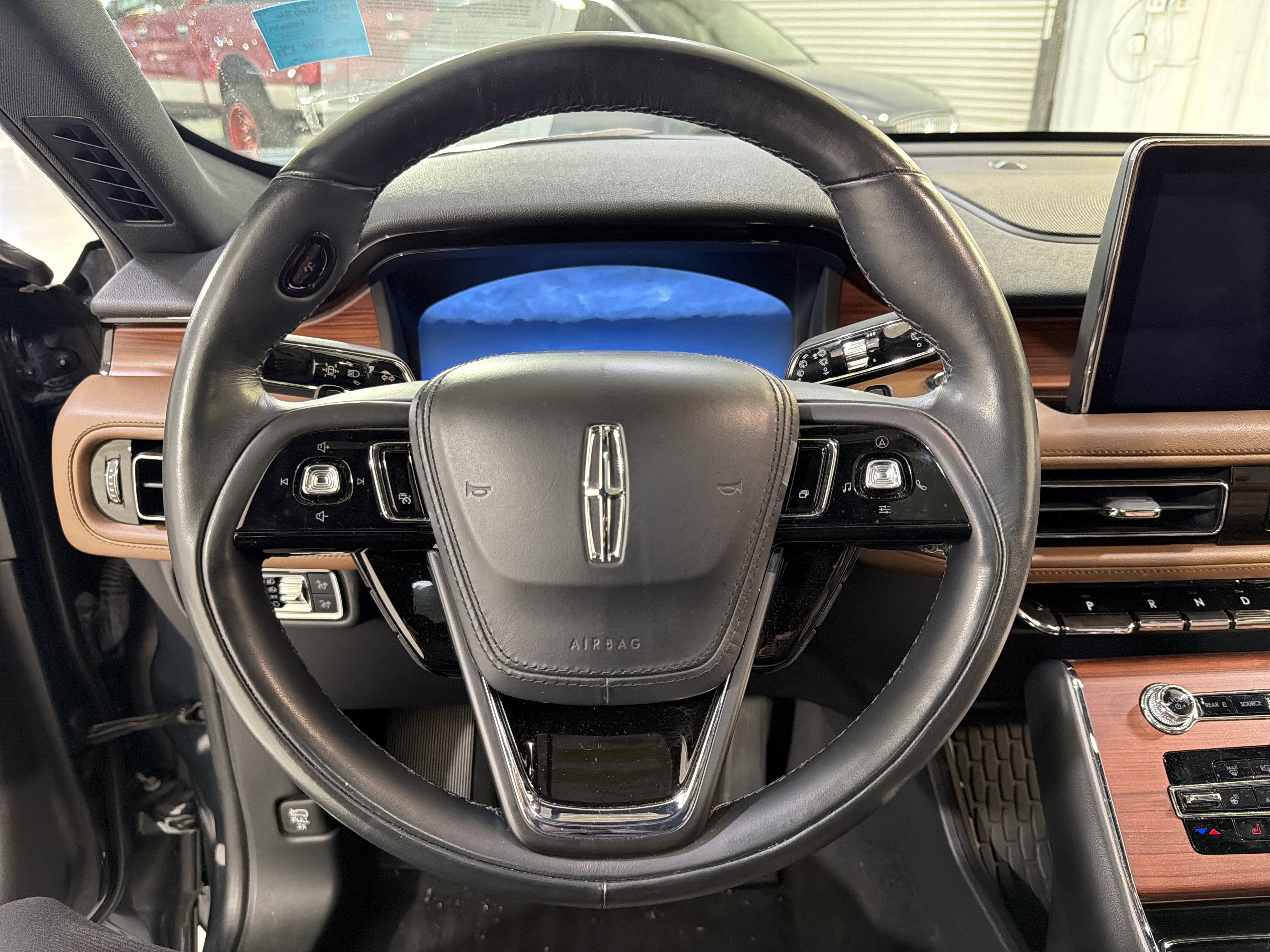 Used 2023 Lincoln Aviator Reserve w/ Equipment Group 201A image 17