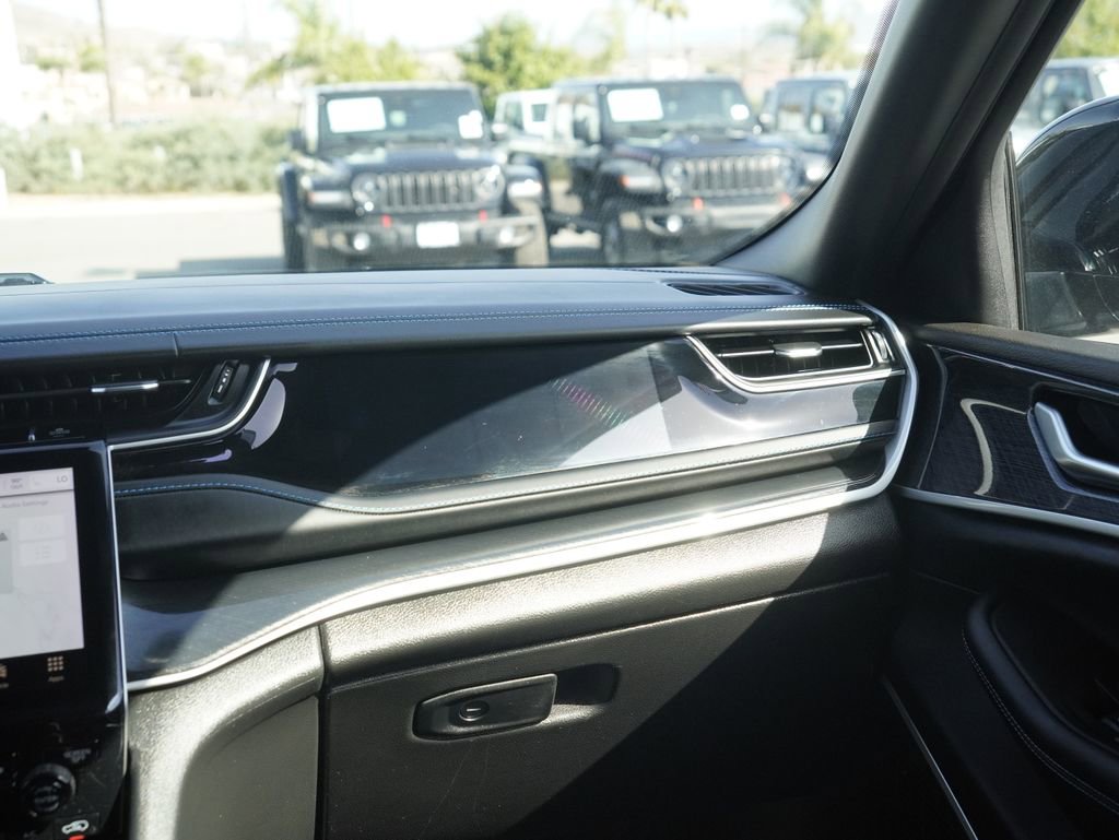 Used 2022 Jeep Grand Cherokee Trailhawk w/ Advanced Protech Group II AWD/4WD image 27