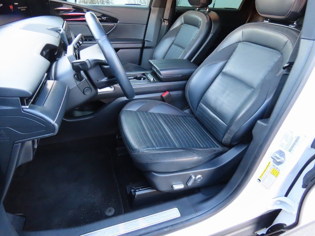 Used 2024 Lincoln Nautilus Reserve w/ Jet Appearance Package (87T) image 44