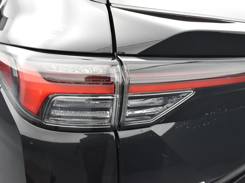 New 2026 Mitsubishi Outlander SE FWD image 8
