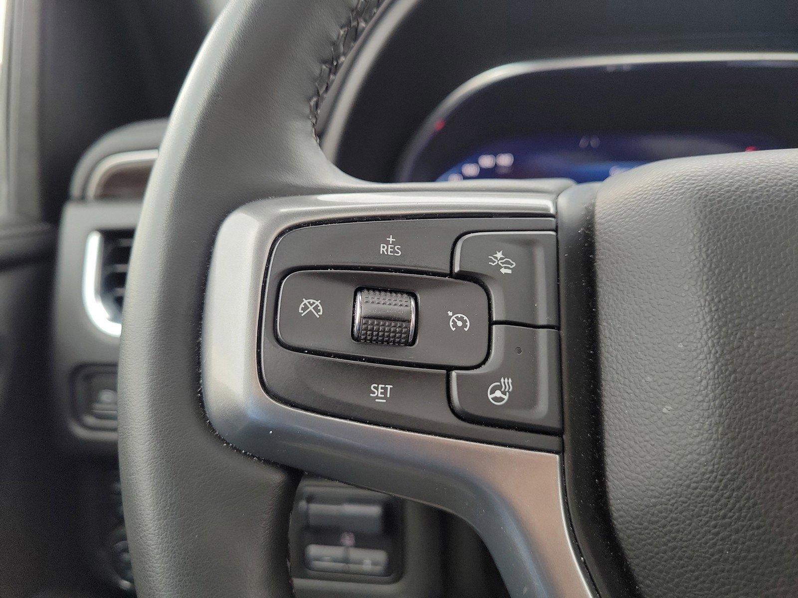 Used 2024 Chevrolet Tahoe Z71 w/ Z71 Off-Road Package AWD/4WD image 26