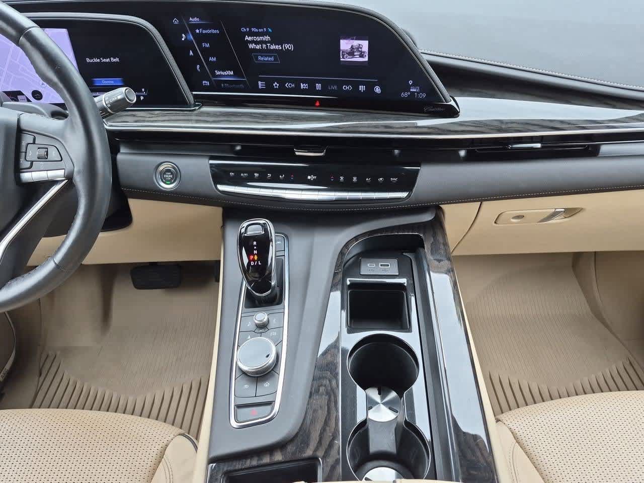 Used 2024 Cadillac Escalade Premium Luxury w/ LPO, Floor Liner Package AWD/4WD image 31