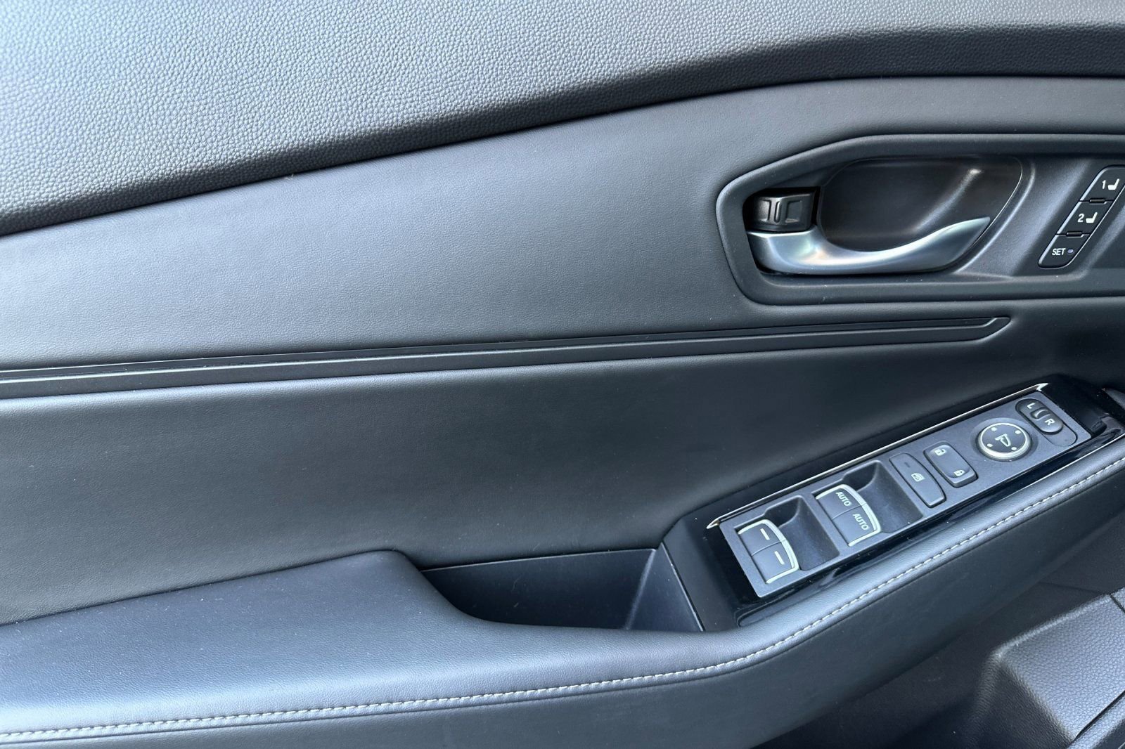 Used 2024 Honda Accord Touring image 11