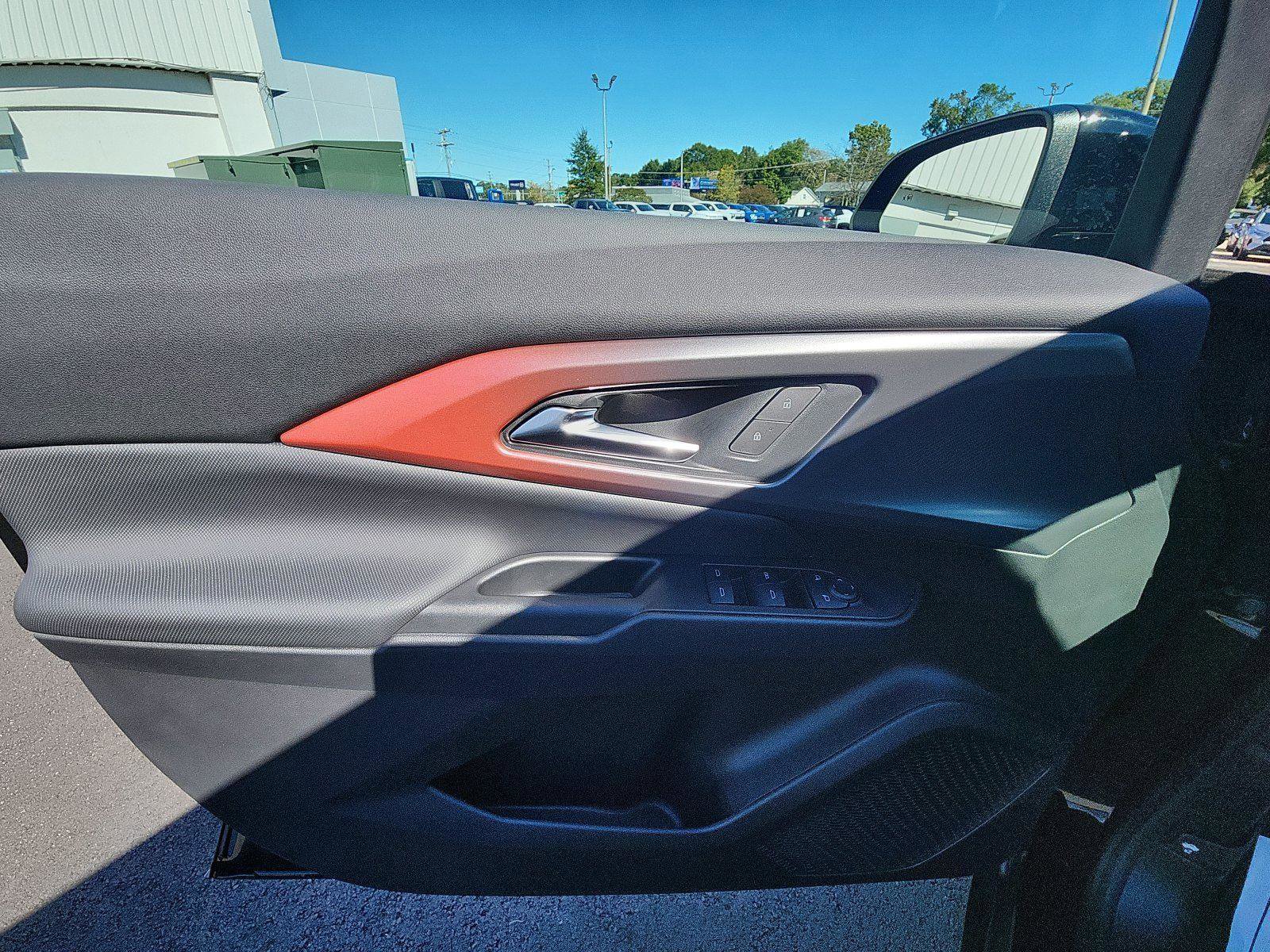 New 2025 Chevrolet Equinox EV RS AWD/4WD image 18