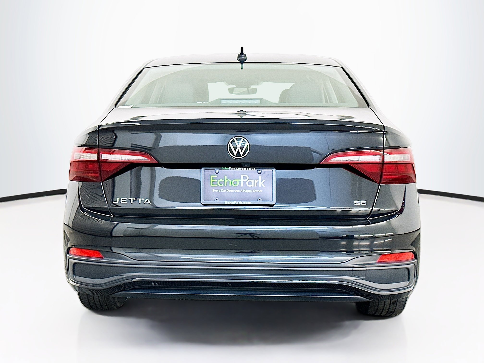 Used 2024 Volkswagen Jetta SE image 7