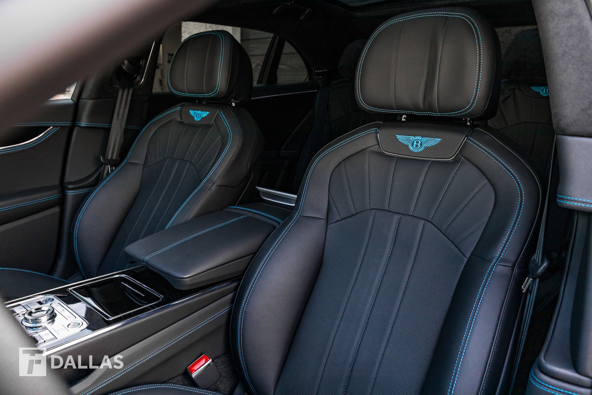 Used 2024 Bentley Flying Spur V8 image 24