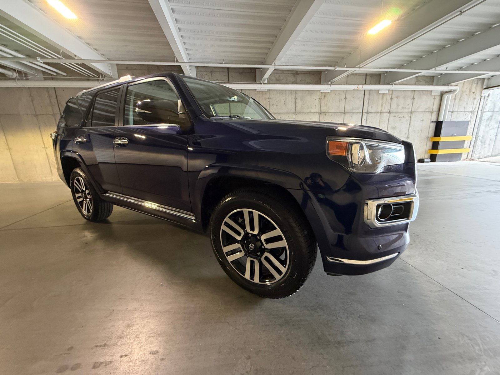 Used 2022 Toyota 4Runner Limited AWD/4WD image 9