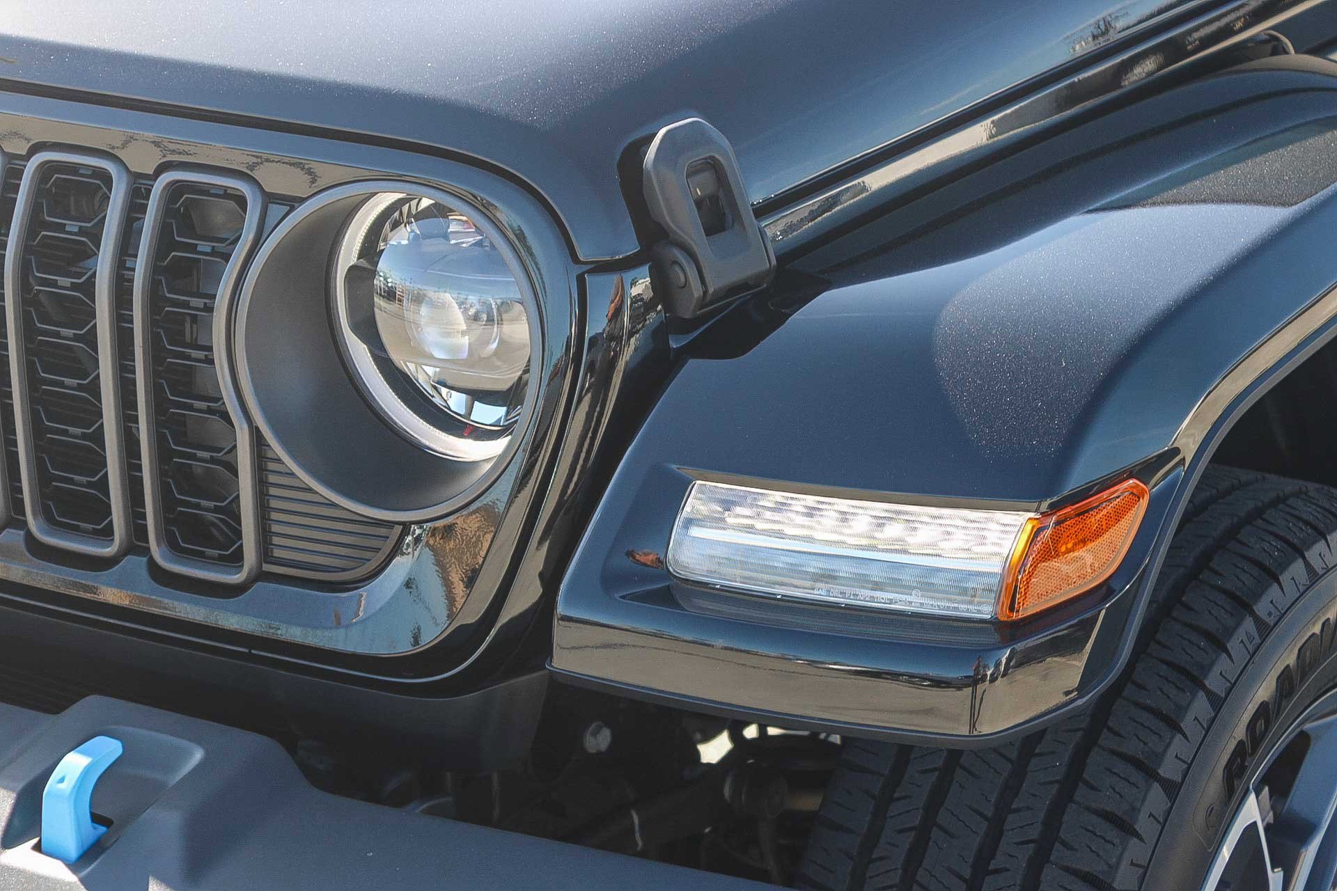 Used 2024 Jeep Wrangler Sport S w/ Technology Group image 5