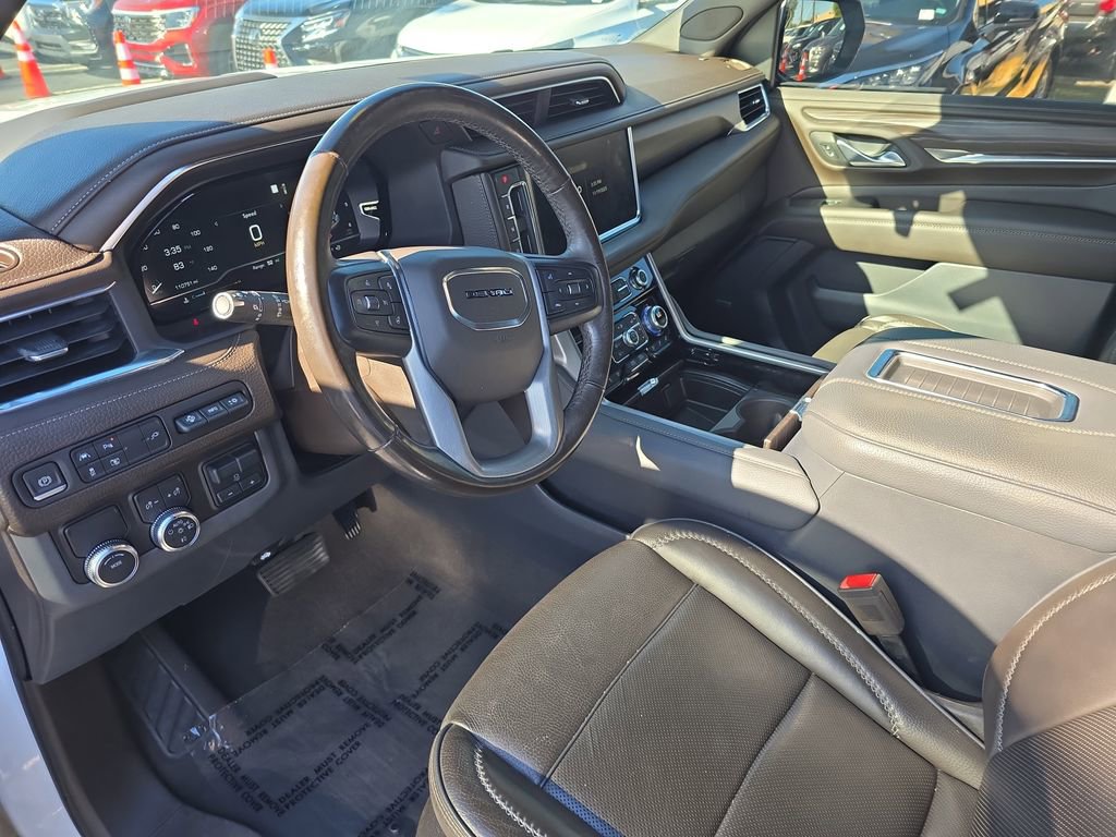 Used 2022 GMC Yukon XL Denali w/ Denali Premium Package image 21