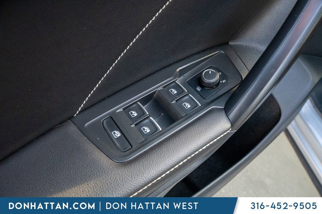 Used 2023 Volkswagen Tiguan SE FWD image 16