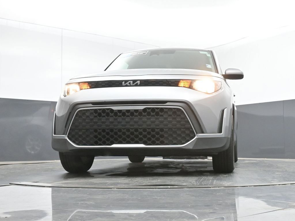 Used 2025 Kia Soul LX w/ LX Technology Package image 35
