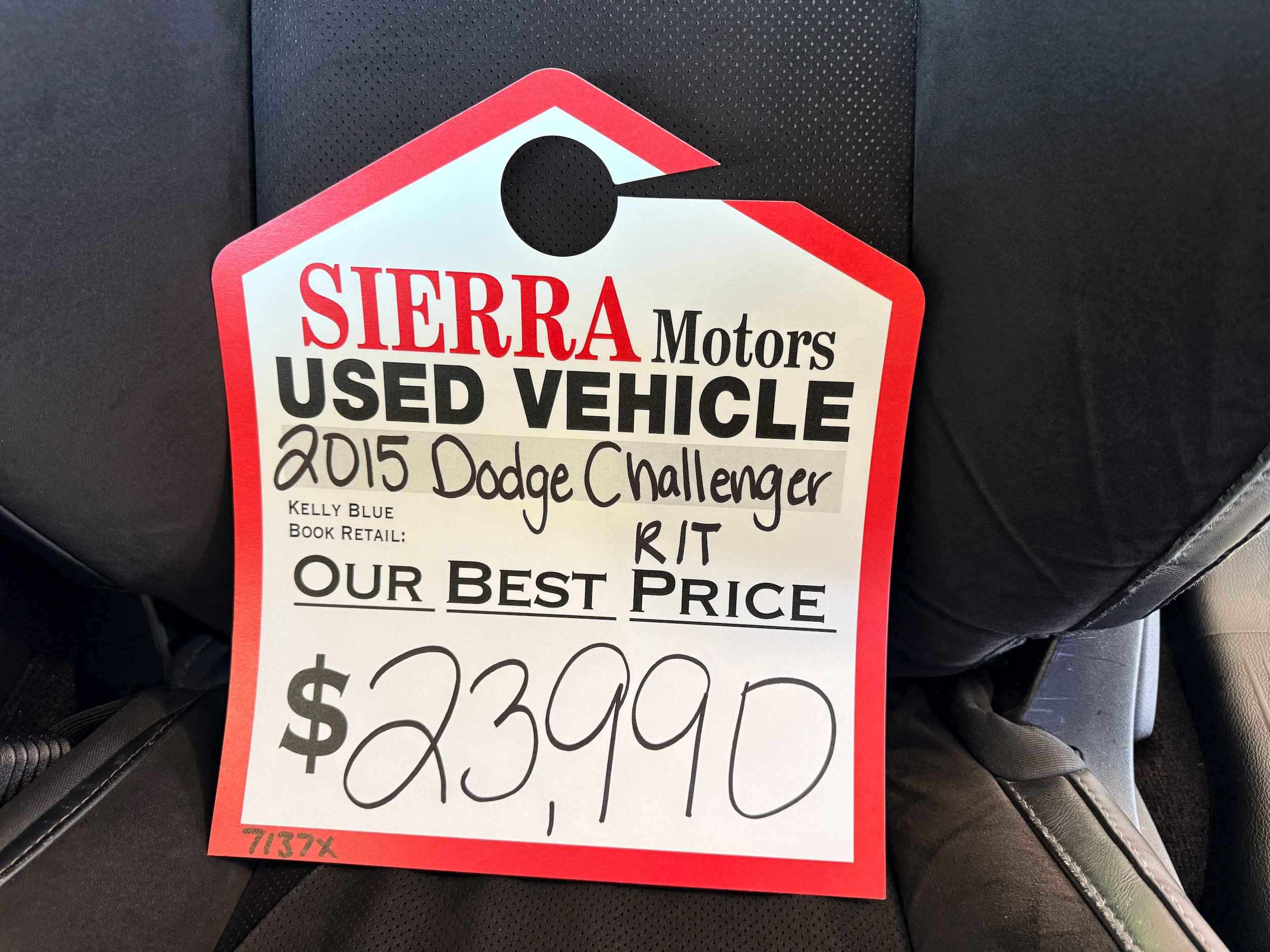 Used 2015 Dodge Challenger R/T Plus RWD image 10