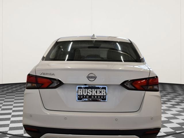 Used 2025 Nissan Versa SV FWD image 11