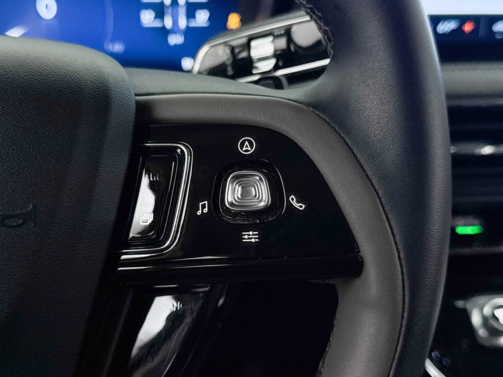 Used 2024 Lincoln Corsair FWD image 23