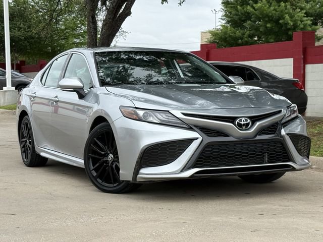 Used 2023 Toyota Camry XSE FWD image 2