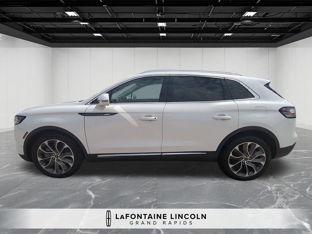 Certified 2022 Lincoln Nautilus Reserve w/ Equipment Group 201A AWD/4WD image 2