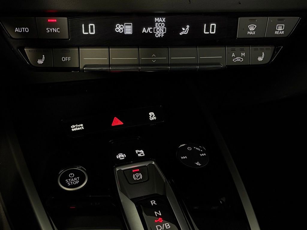 Used 2024 Audi Q4 e-tron Premium Plus w/ Premium Plus image 17