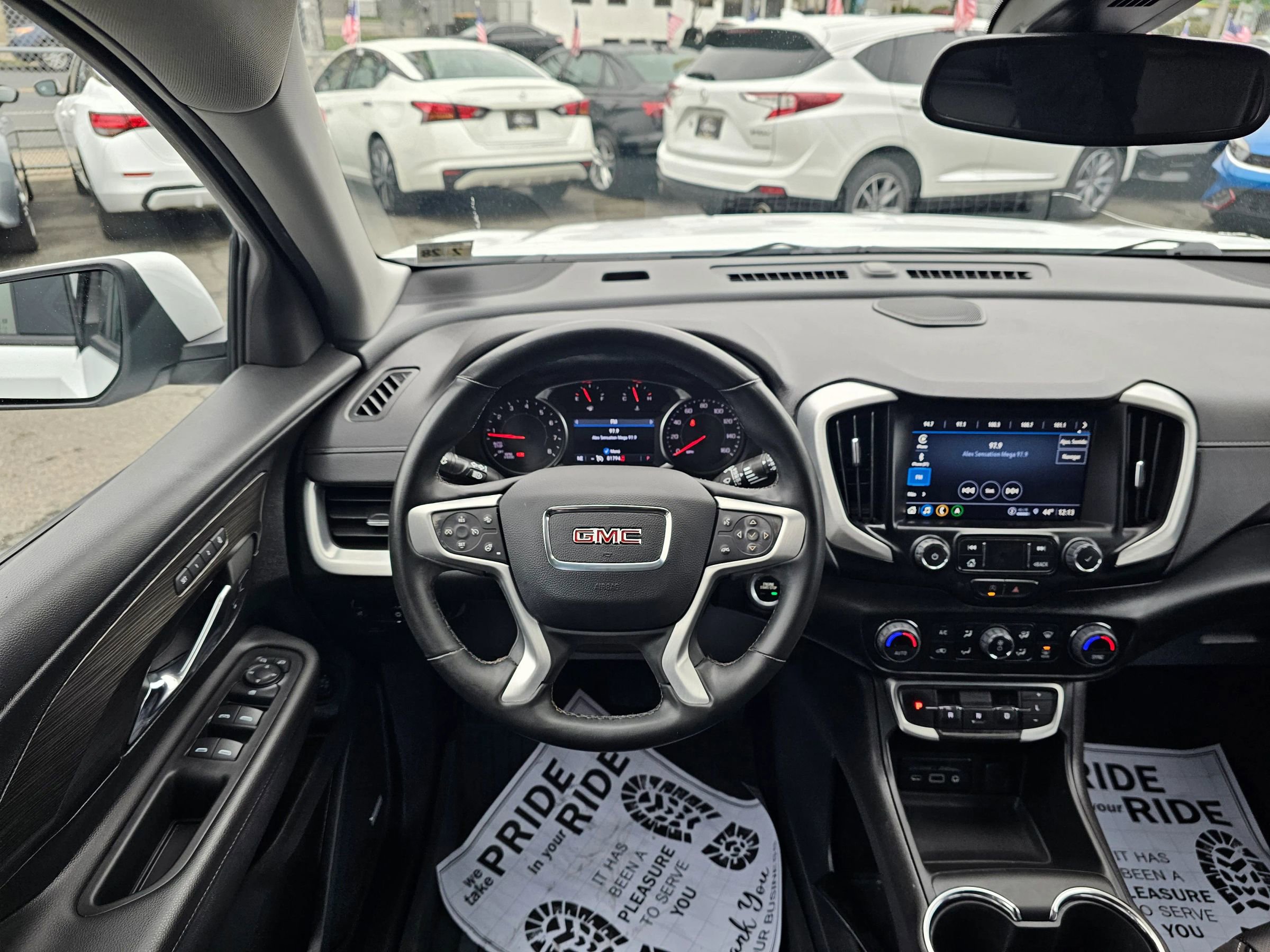 Used 2023 GMC Terrain SLT w/ Infotainment Package II image 17