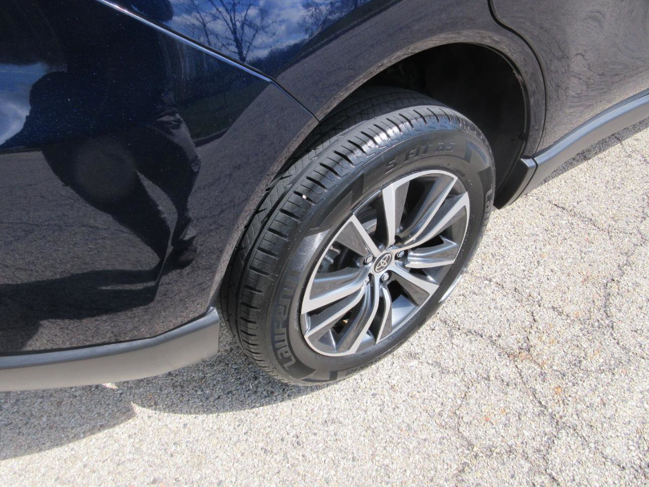 Used 2021 Toyota Venza LE w/ Carpet Mat Package (TMS) AWD/4WD image 20