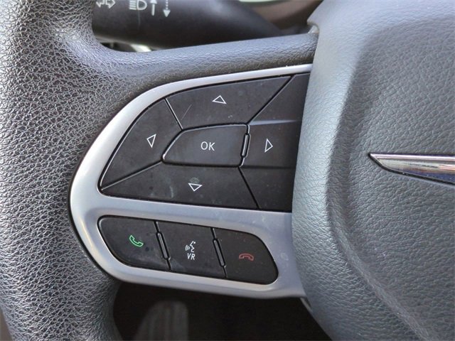 Used 2021 Chrysler Voyager L image 23