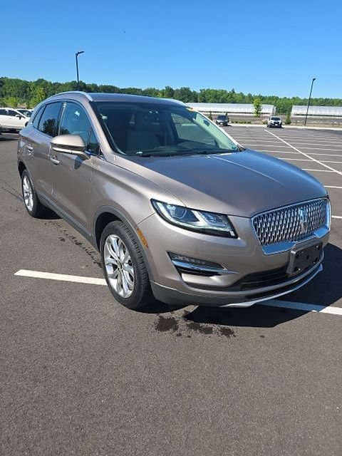 Used 2019 Lincoln MKC Select w/ Select Plus Package AWD/4WD image 3