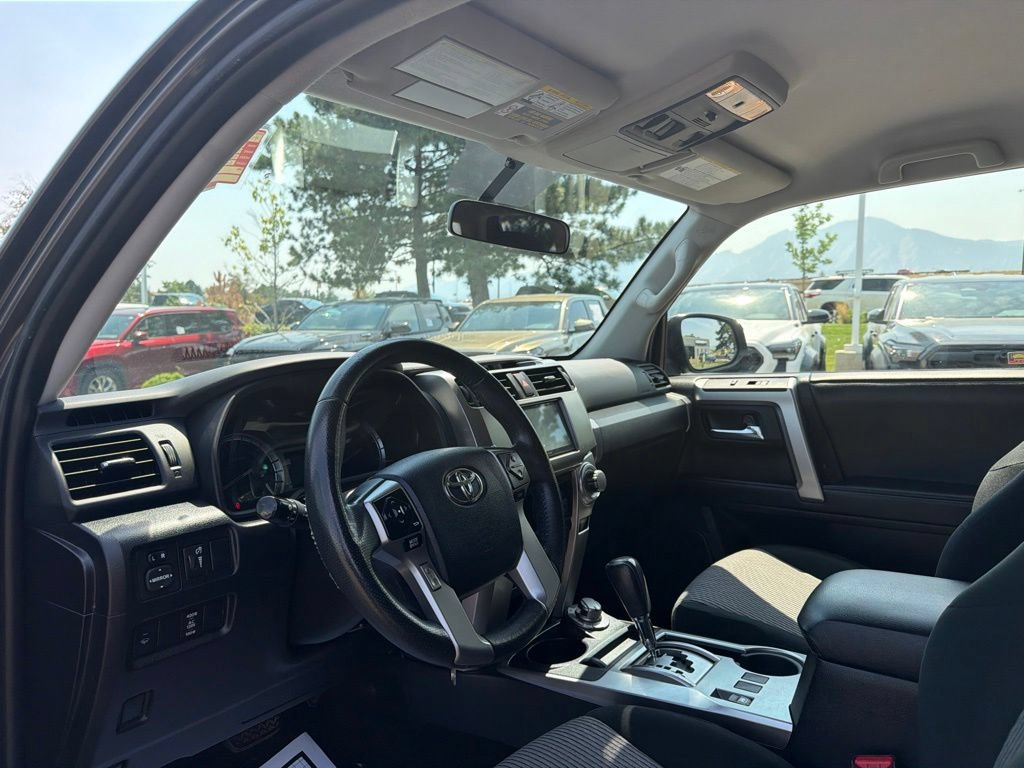 Used 2018 Toyota 4Runner SR5 AWD/4WD image 24