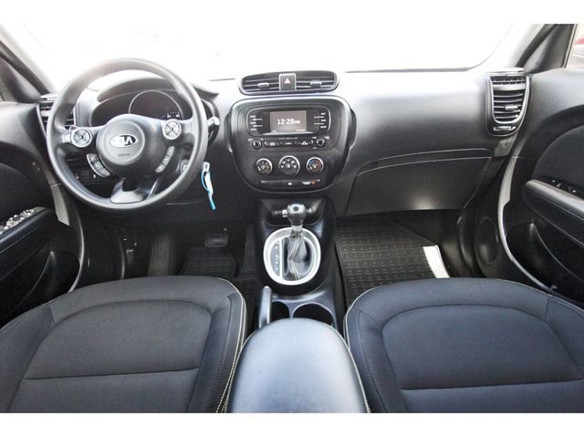 Used 2016 Kia Soul + image 8