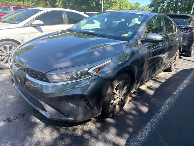 Used 2022 Kia Forte LXS w/ LXS Technology Package FWD image 5