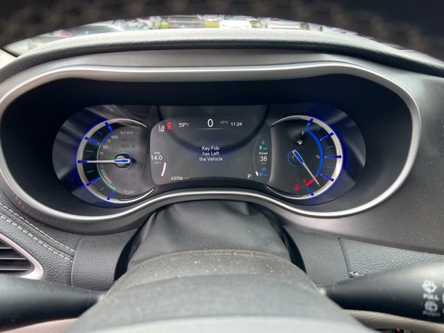 Used 2024 Chrysler Pacifica Limited FWD image 13