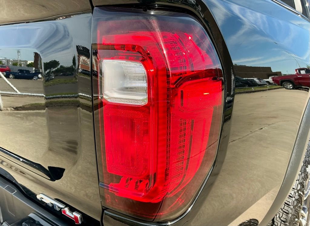 Used 2025 GMC Canyon AT4 AWD/4WD image 16