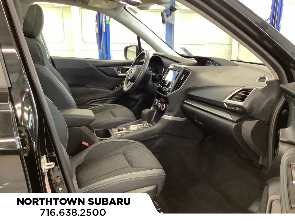 Used 2019 Subaru Forester Premium AWD/4WD image 11