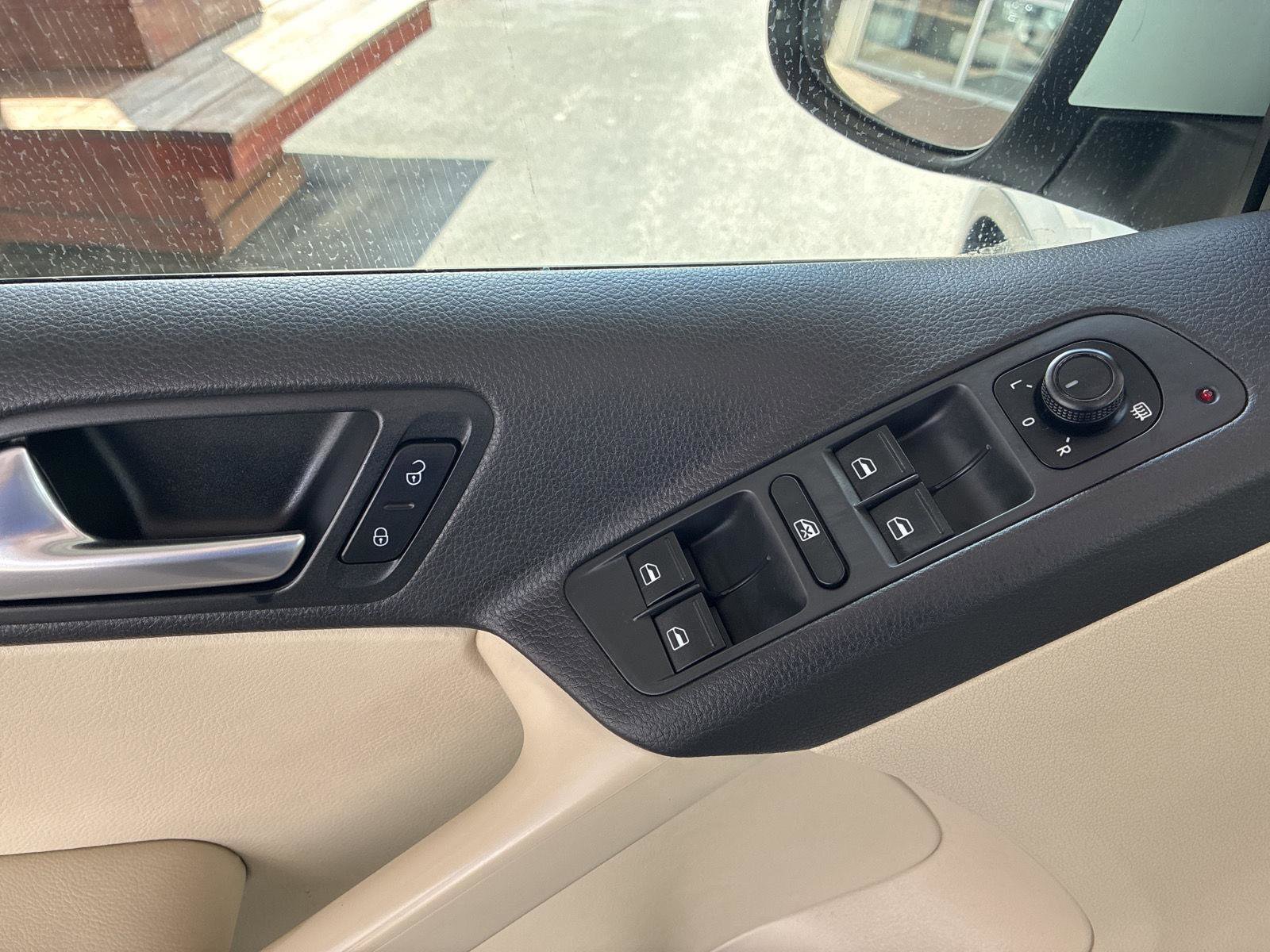 Used 2017 Volkswagen Tiguan S AWD/4WD image 14
