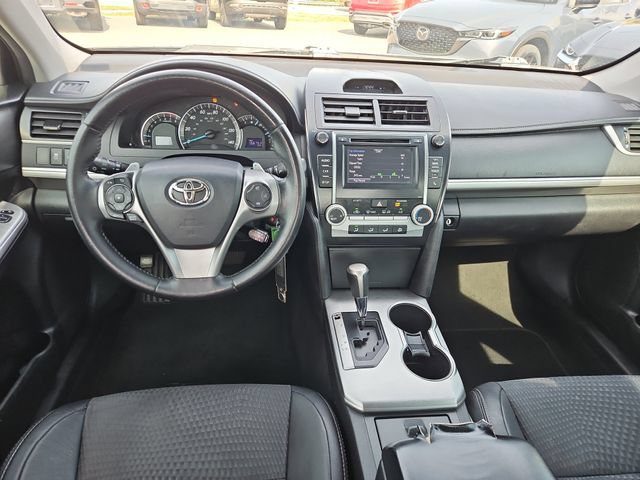Used 2014 Toyota Camry SE FWD image 8