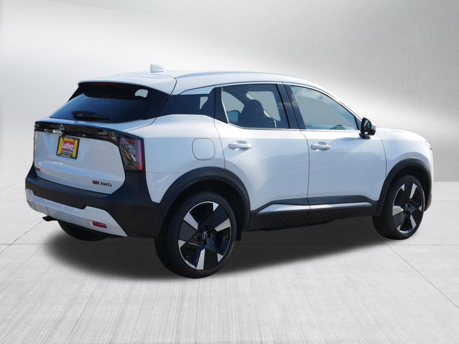 Used 2025 Nissan Kicks SR image 7