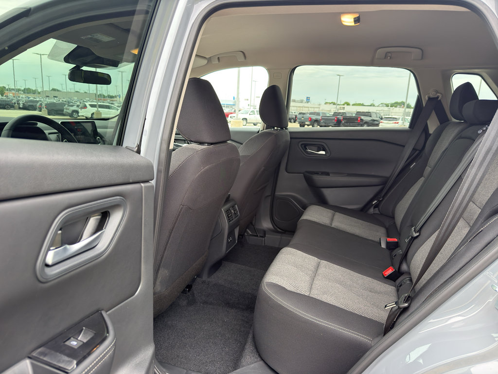Used 2026 Nissan Rogue SV w/ Cold Weather Package AWD/4WD image 29