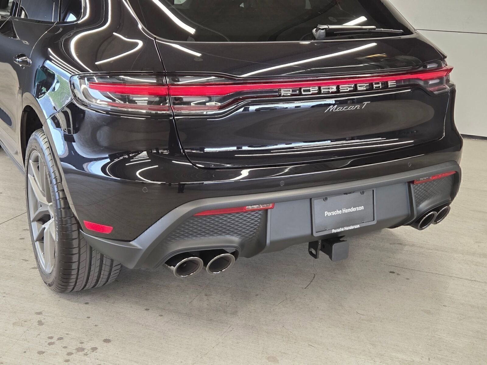 Certified 2026 Porsche Macan Turbo AWD/4WD image 8