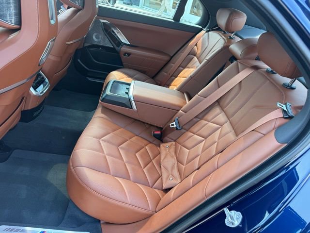 Used 2023 BMW 760i xDrive AWD/4WD image 42