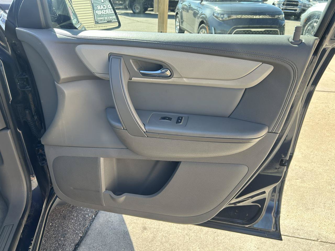 Used 2015 Chevrolet Traverse LT w/ Style and Technology Package AWD/4WD image 17