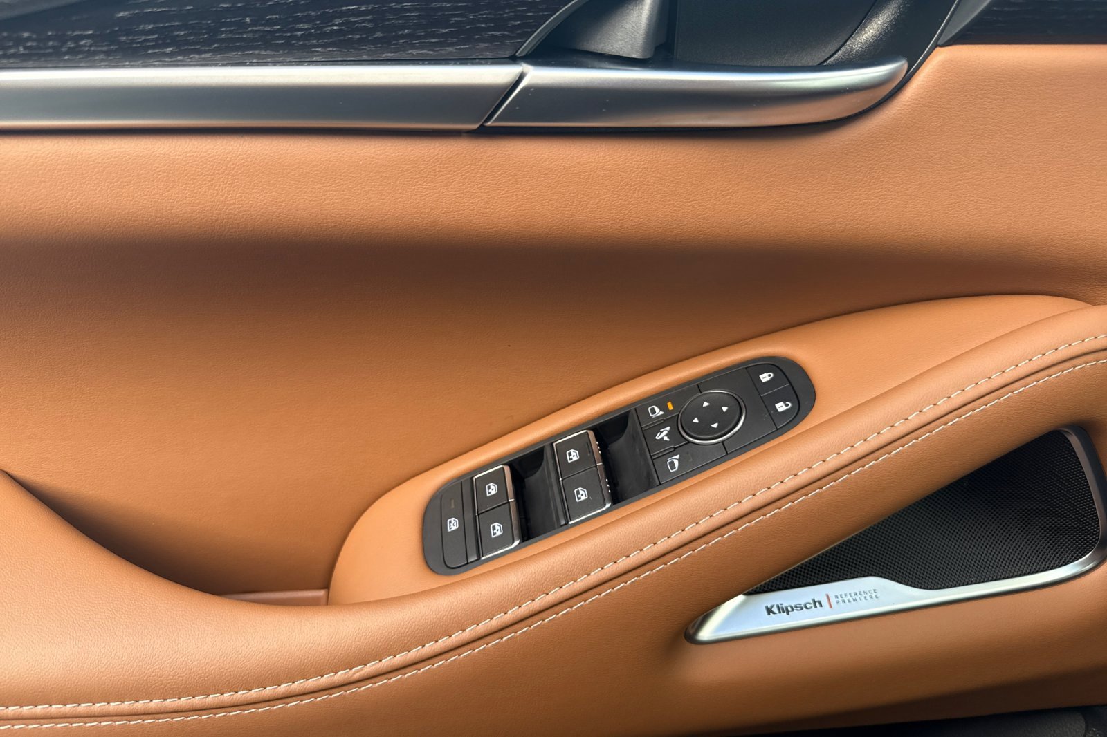 New 2026 INFINITI QX60 Autograph w/ Dark Cargo Package image 10