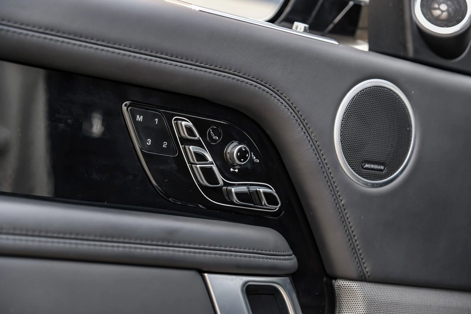 Used 2018 Land Rover Range Rover Autobiography AWD/4WD image 52