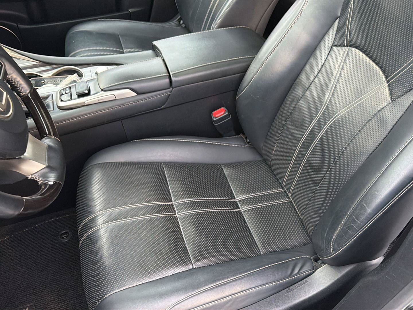 Used 2019 Lexus RX 350L Luxury w/ Cold Area Package (CT) AWD/4WD image 30