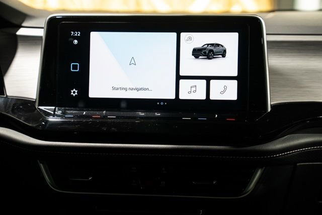 Used 2025 Volkswagen Atlas Cross Sport SE AWD/4WD image 17
