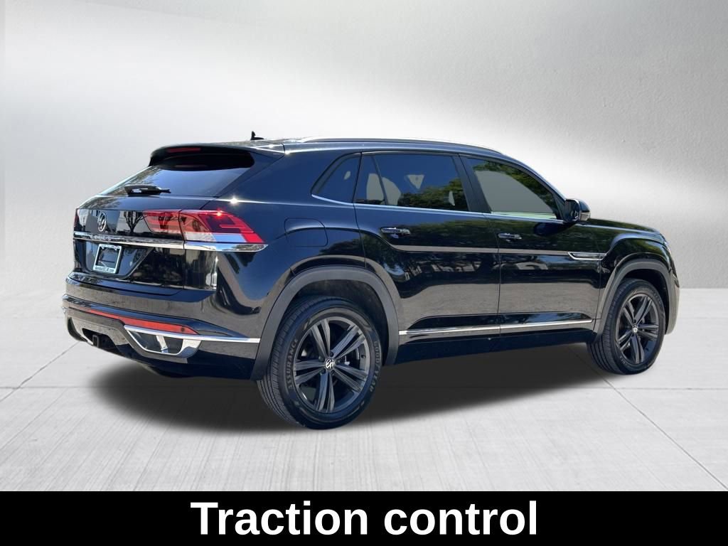 Used 2020 Volkswagen Atlas Cross Sport SE w/ Towing Package image 6