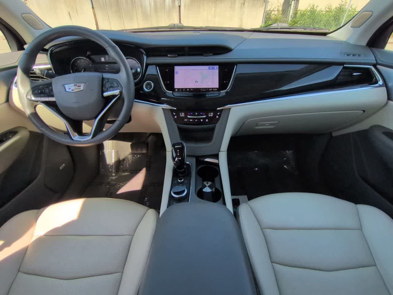 Used 2023 Cadillac XT6 Premium Luxury AWD/4WD image 14