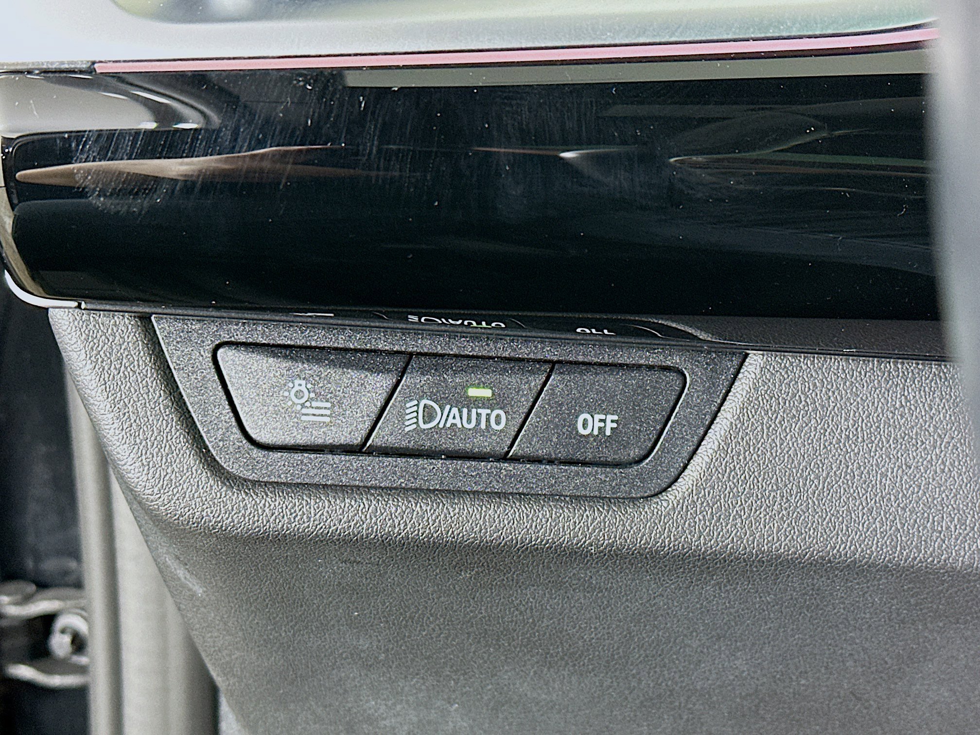 Used 2025 BMW X2 xDrive28i image 17