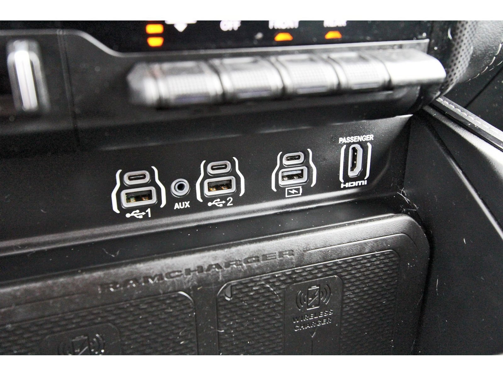 Used 2025 RAM 1500 Limited AWD/4WD image 29