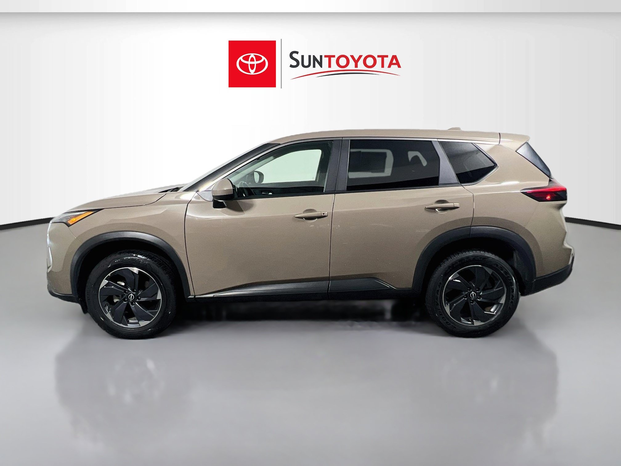 Used 2025 Nissan Rogue SV FWD image 7