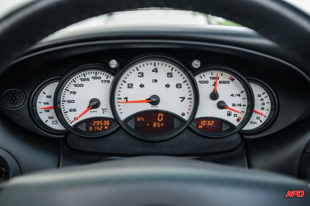 Used 2000 Porsche 911 Carrera 4 image 9